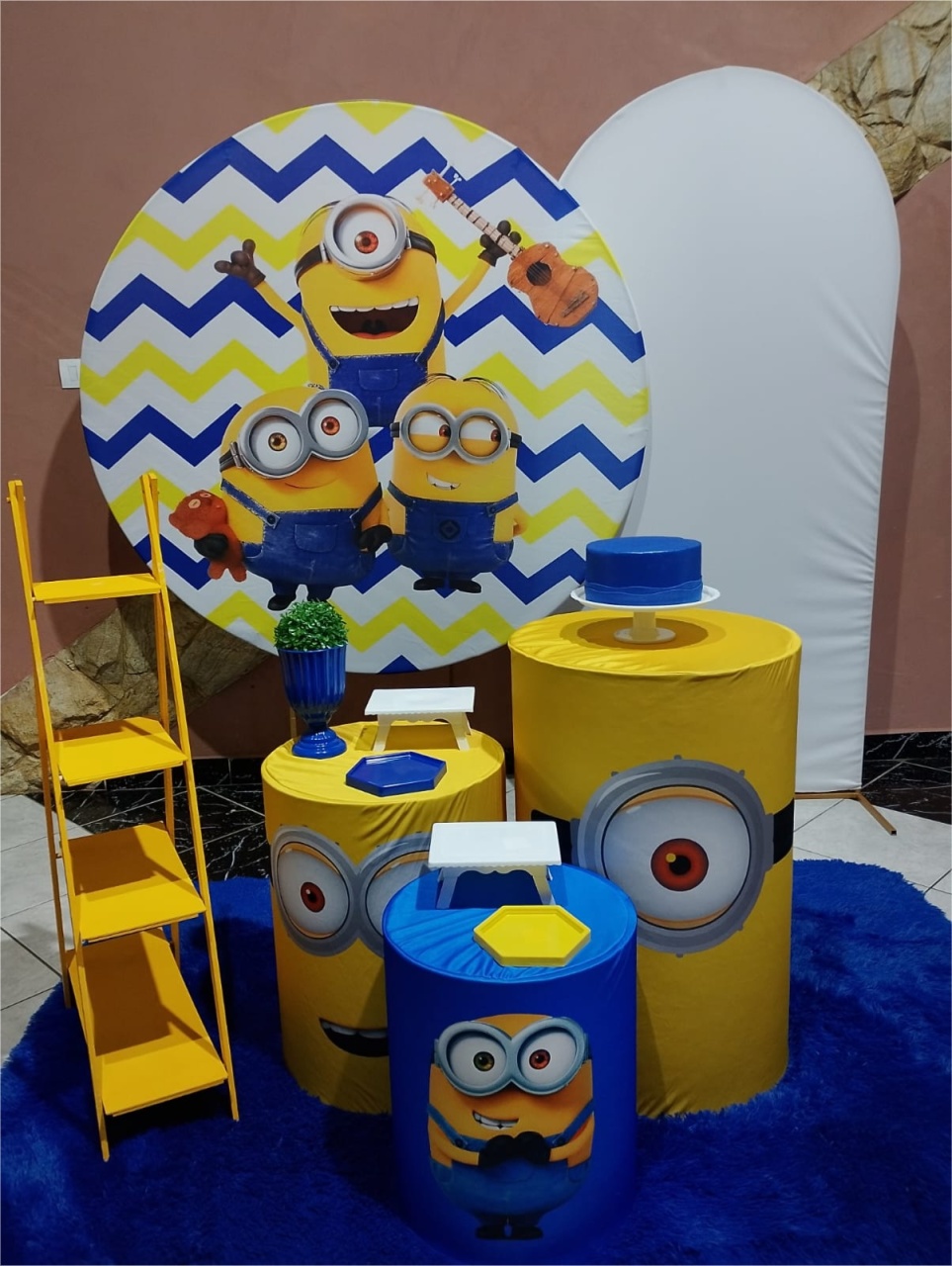 Kit Minions - Ouro - Festejar Locações