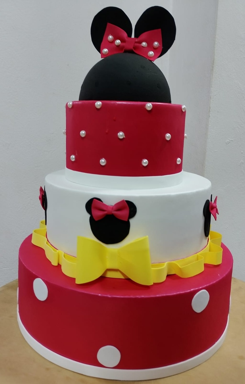 Bolo Minnie 4 Andares - Festejar Locações