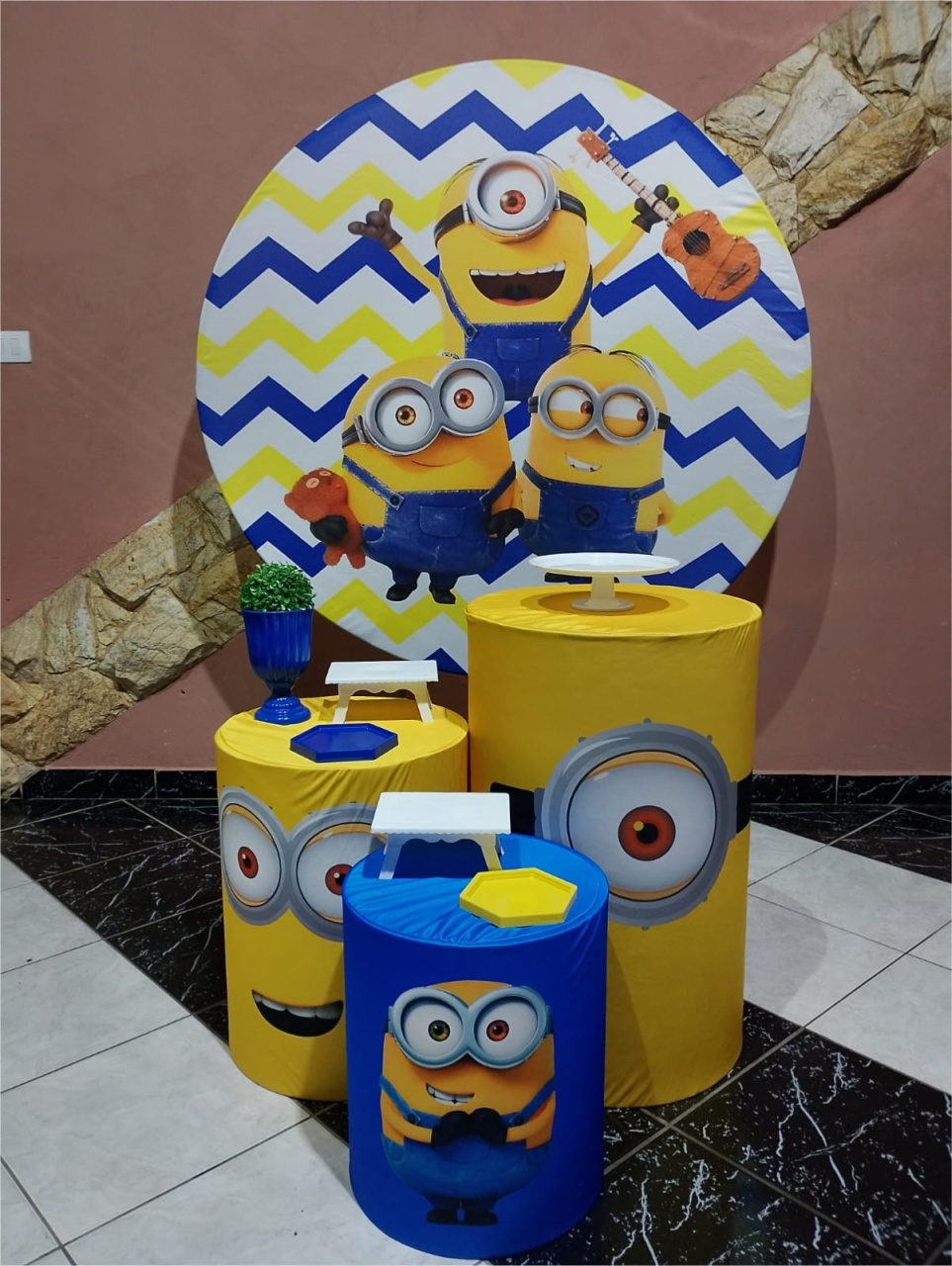 Kit Minions - Bronze - Festejar Locações
