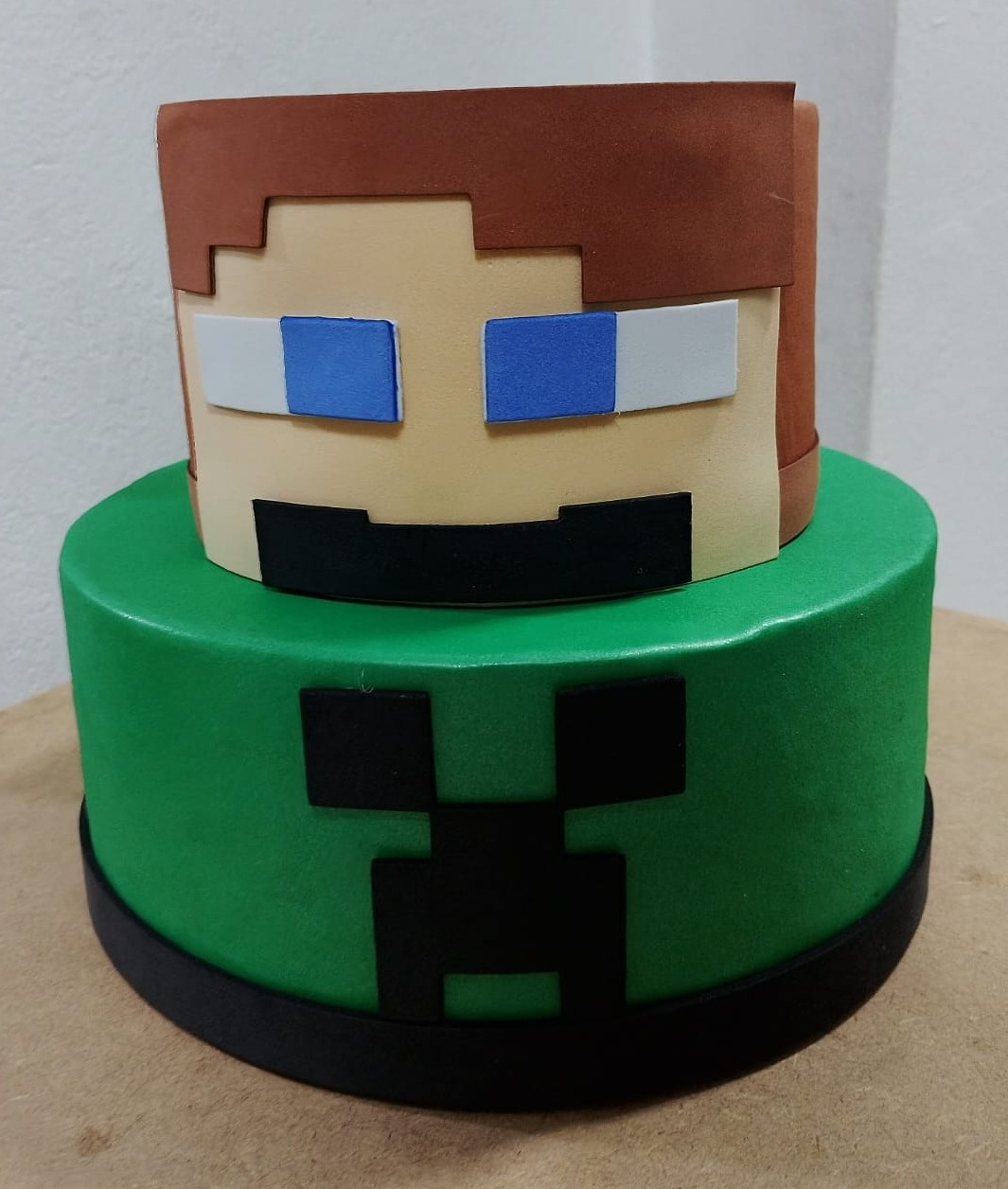 Bolo Minecraft 2 Andares  - Festejar Locações