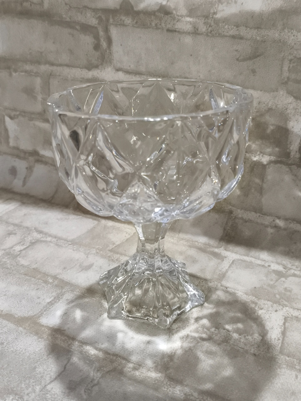Taça Vidro Cristal Redondo - Lirou, Yalou & Jack - Decorações 