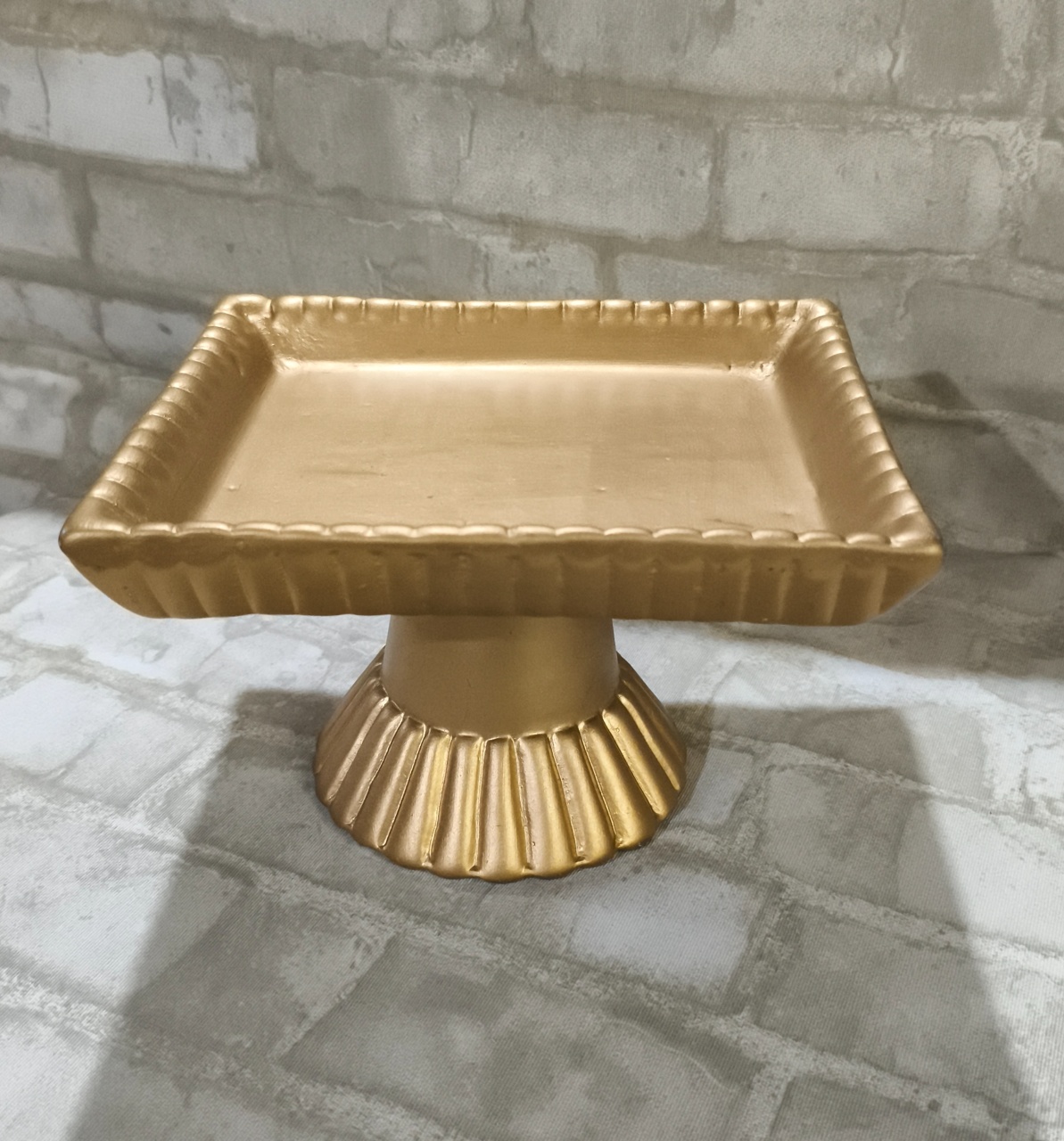 Porta Doce Cerâmica Retangular Dourado - Lirou, Yalou & Jack - Decorações 