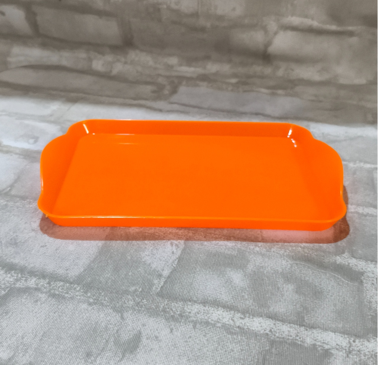 Bandeja Retangular Laranja Fluorescente - Lirou, Yalou & Jack - Decorações 