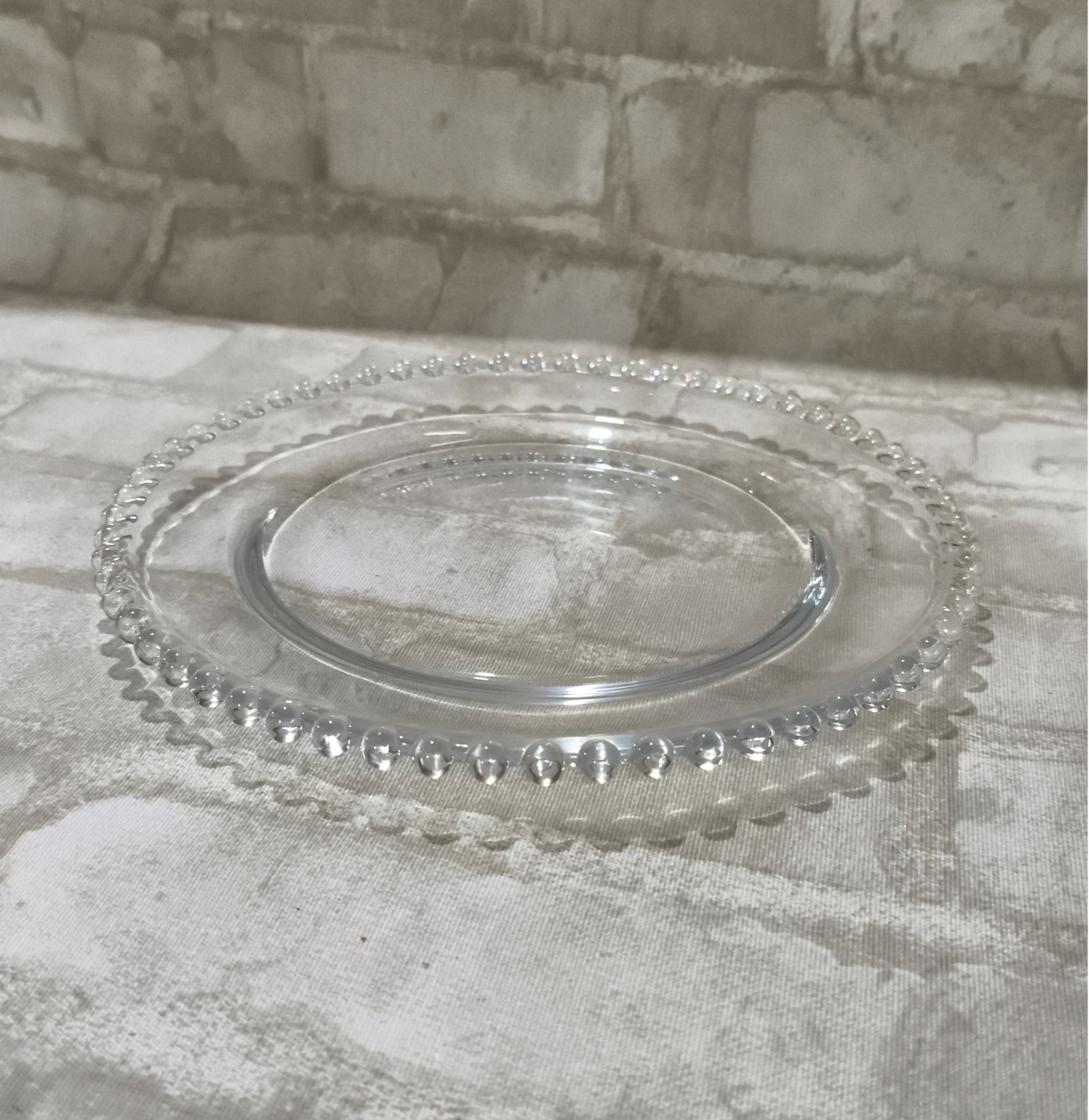 Prato Vidro Cristal Redondo - Lirou, Yalou & Jack - Decorações 