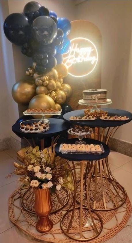 Personalizada Elegance Com Montagem + Balões Menino (João) - BenLiz Loc e monte