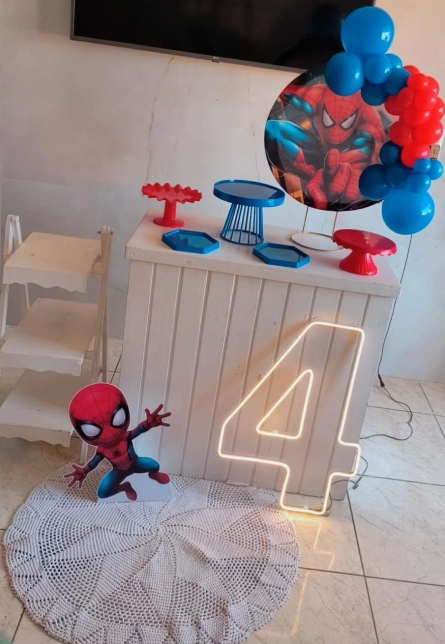 Mini Festa + Led + Cavalete Lembrancinhas P + Tapete Masculino (Homem Aranha) - BenLiz Loc e monte