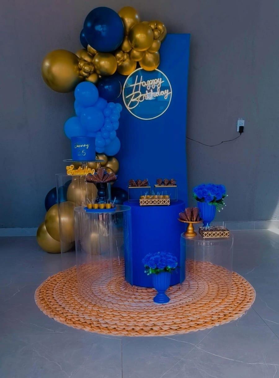 Personalizada Elegance Com Montagem + Balões Menino (Jhony) - BenLiz Loc e monte