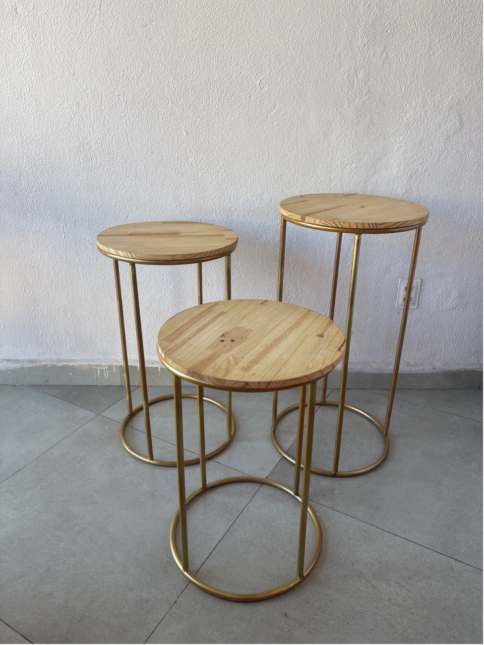 Trio de Mesas Redondas - Afestapegueemonte
