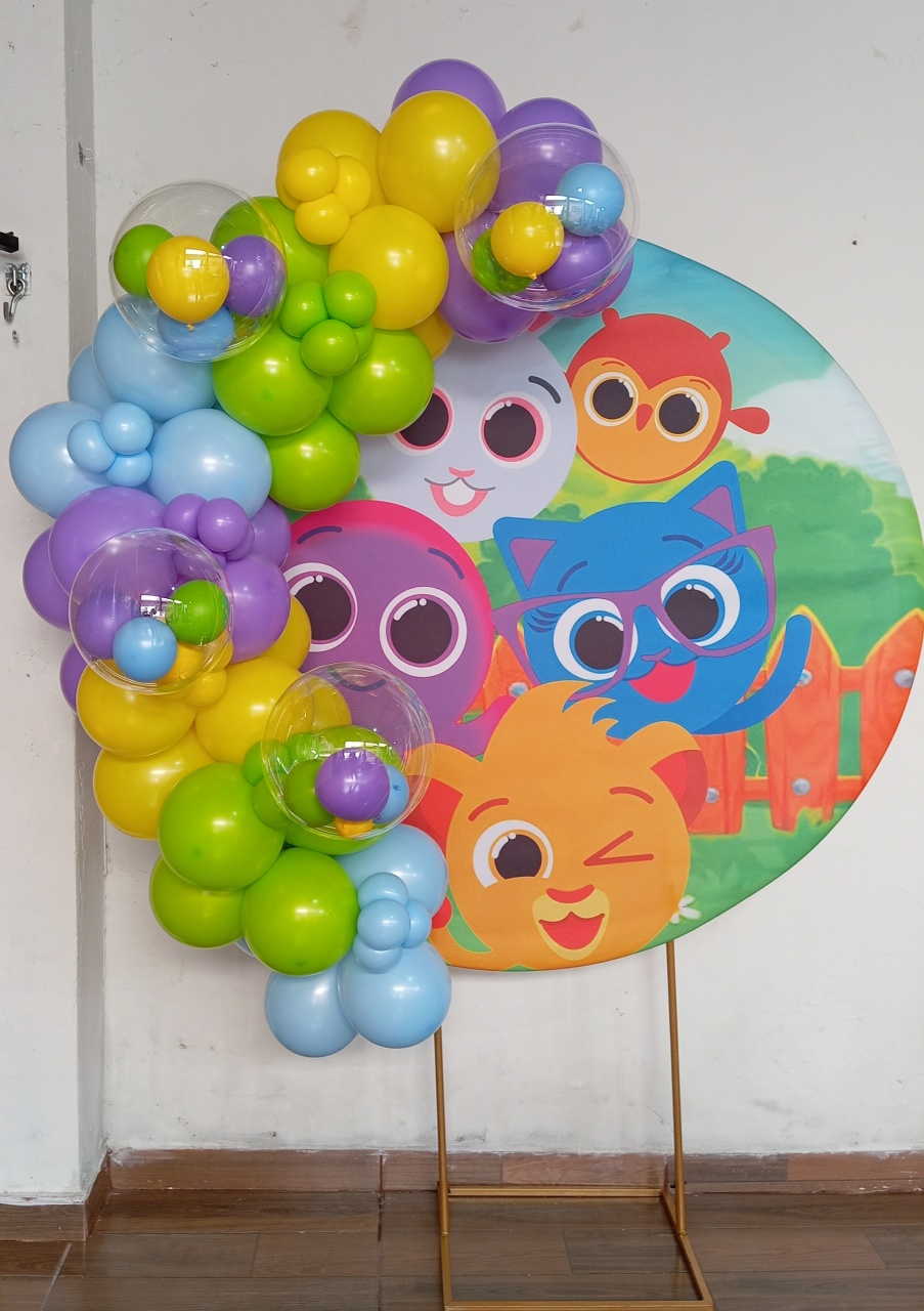Arco de Balão+ Bolhas Transparente  - Catálogo Jake festa decore 