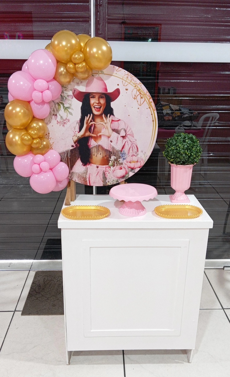 Ana Castela Mini Festa + Mesa  - Catálogo Jake festa decore 