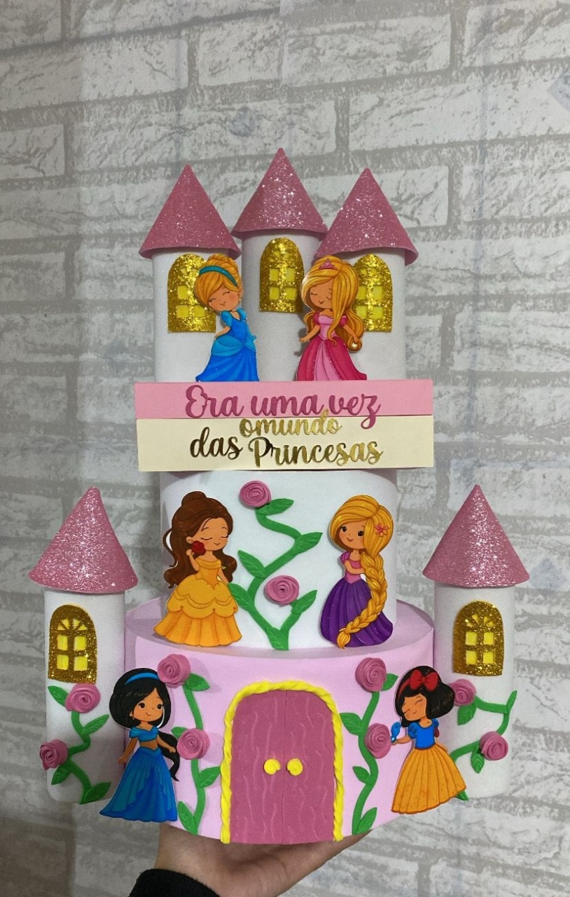 Bolo Fake Princesas Cut - Catálogo Jake festa decore 