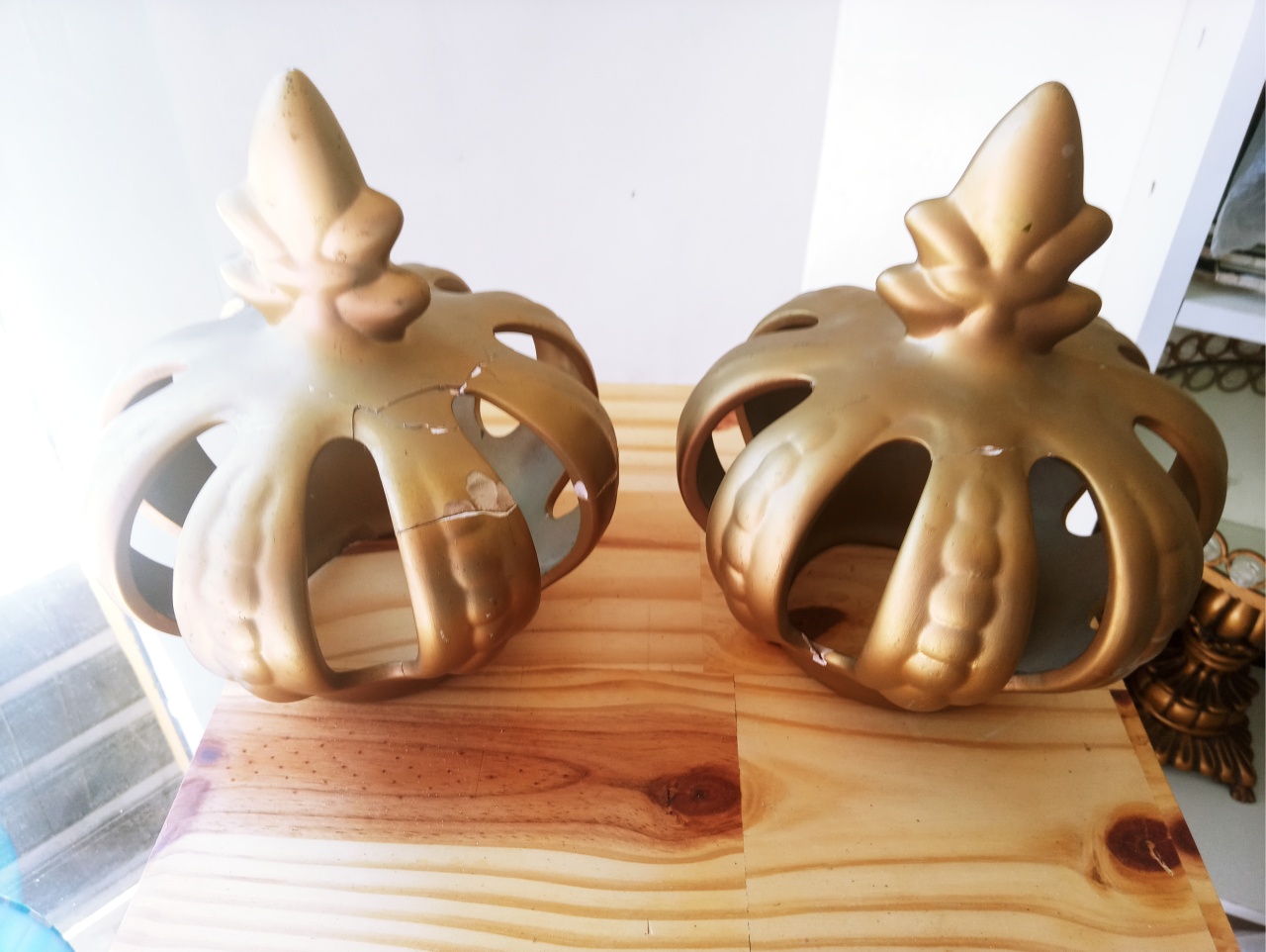 Coroa de Ceramica Com Avaria - Rosy val decorações de Festas