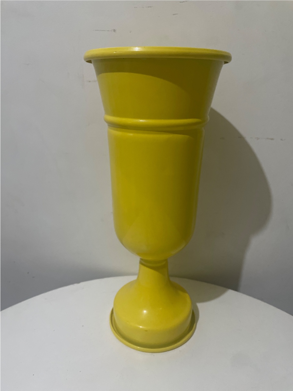 Vaso Amarelo de Alumínio G - Rosy val decorações de Festas