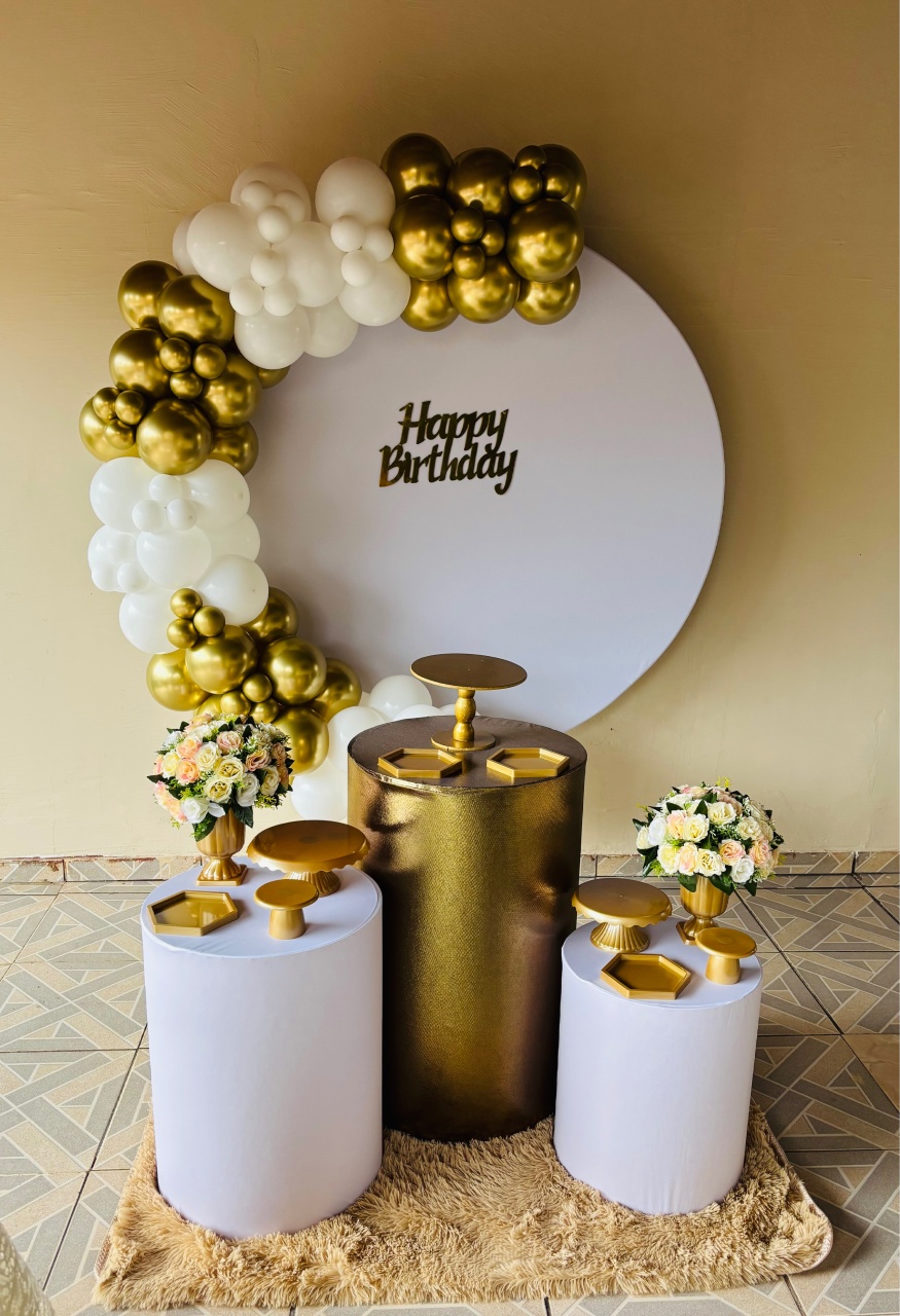 Dourado E Branco Bronze Montagem  - Nessa Lopes Decorações 