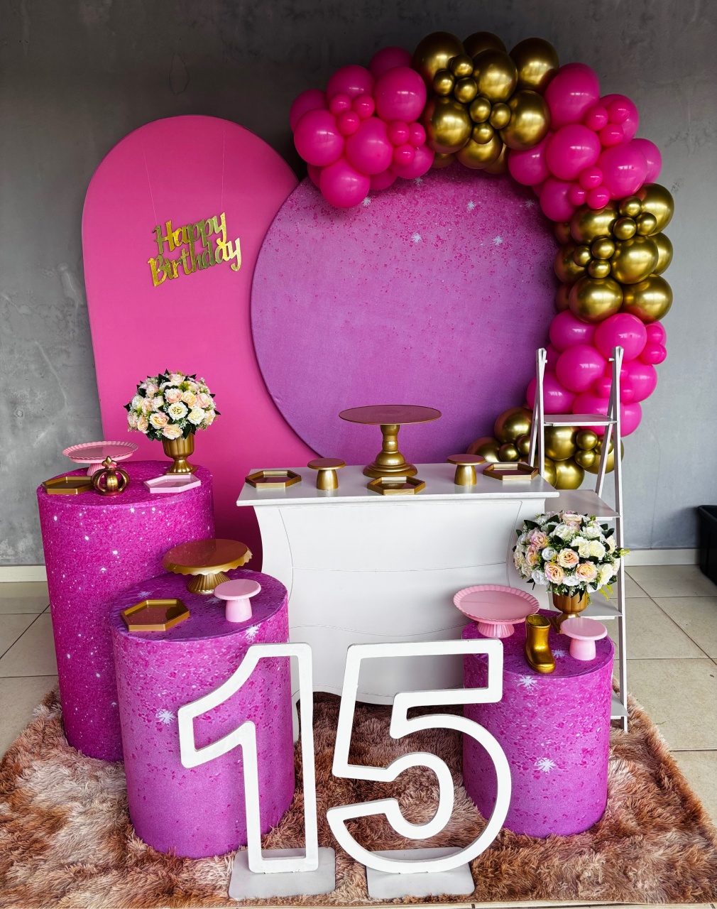 Rosa Brilho Ouro Montagem  - Nessa Lopes Decorações 