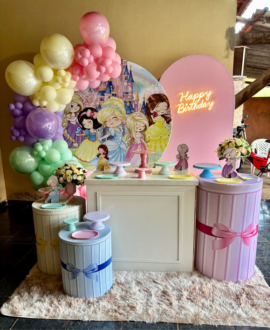 Princesa Cute Ouro Locação - Nessa Lopes Decorações 