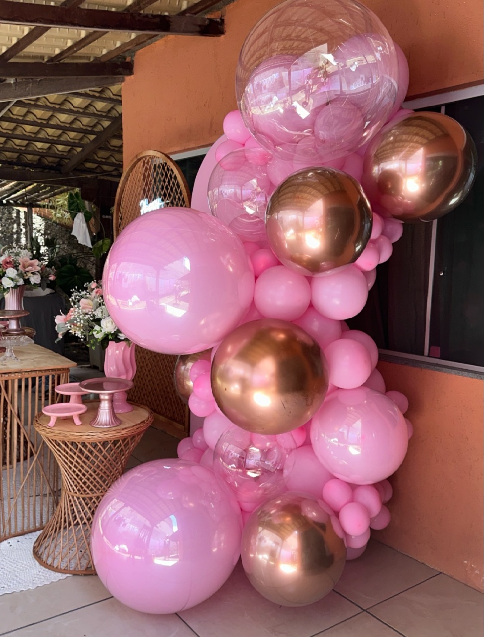 Arco de Balão Alto Impacto Rosa - Emília Decor Festas 