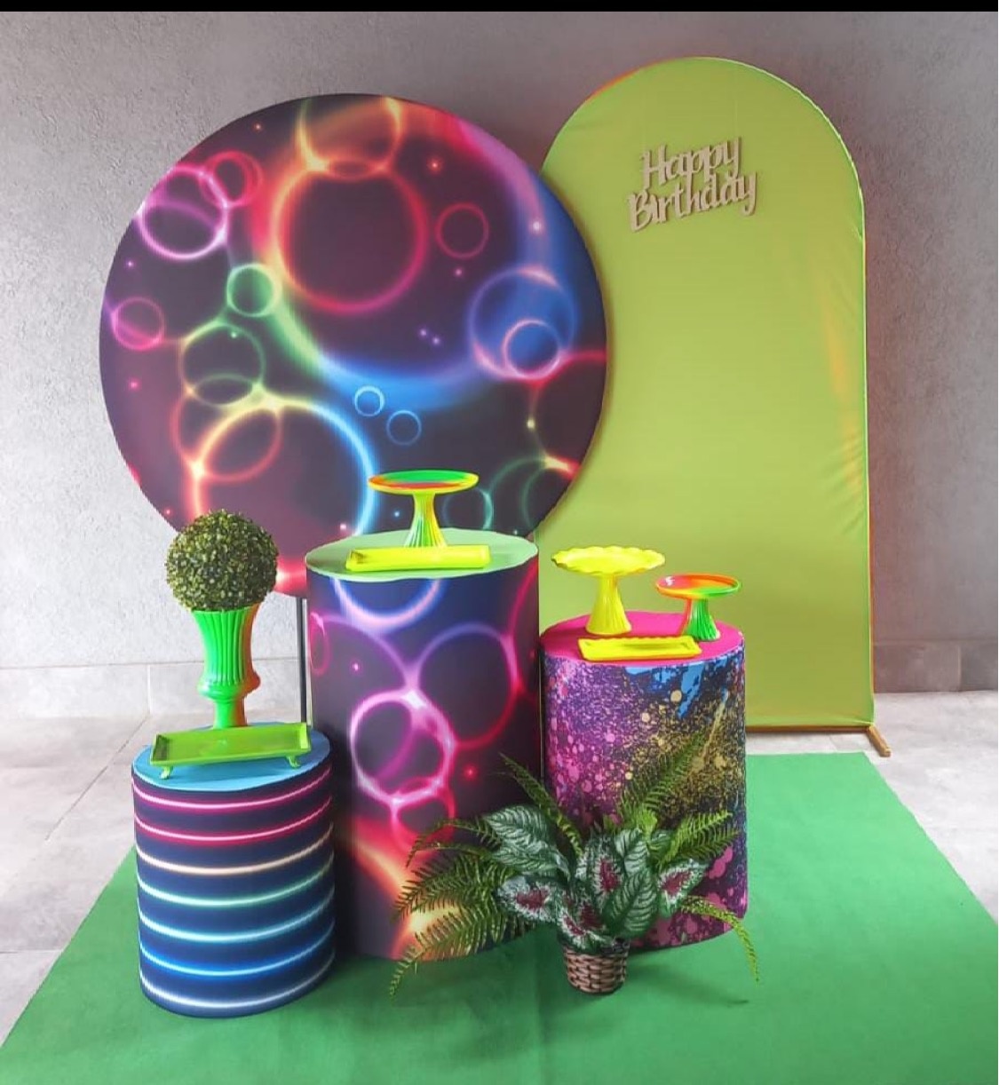 Kit Neon M - Emília Decor Festas 