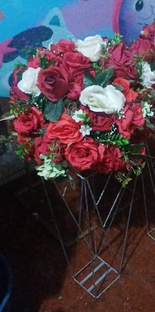 Vaso Arramado Grande Com Arranjo de Flores - SekineDecore