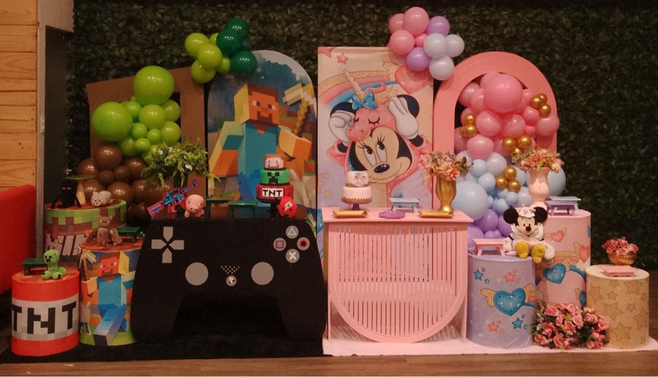 Decoração Mista (Roblox E Minnie Rosa) - UPFestas e Decorações
