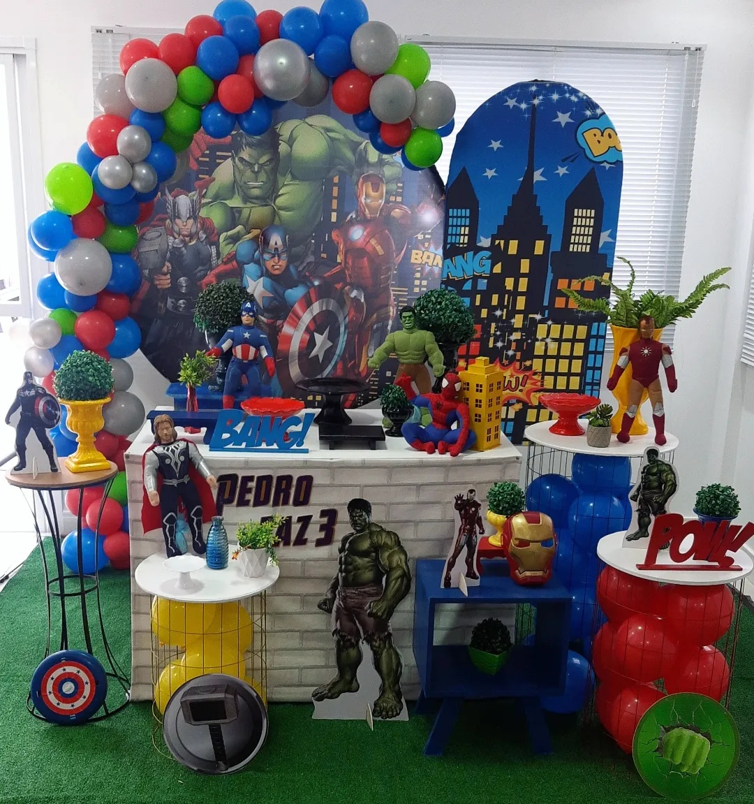 Vingadores Montagem - Encanto Festivo 
