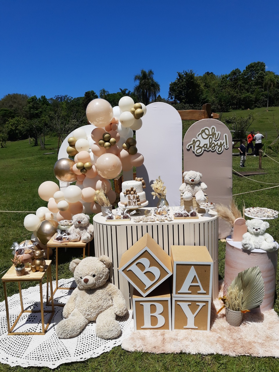 Urso Nude E Branco Montagem 1 - Encanto Festivo 