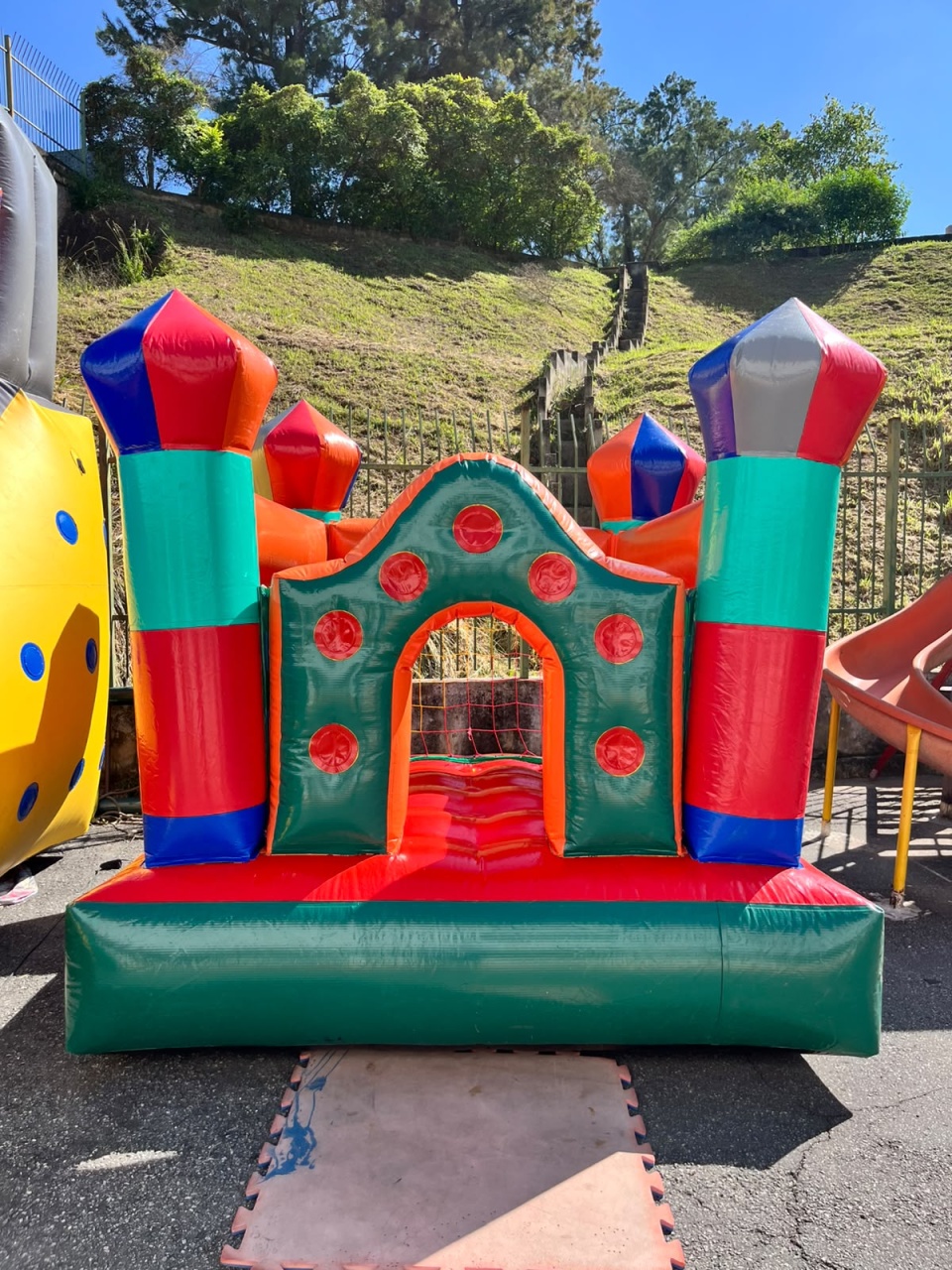 Castelo Inflavel 2,5 Por 2,5 - The Magic Froes