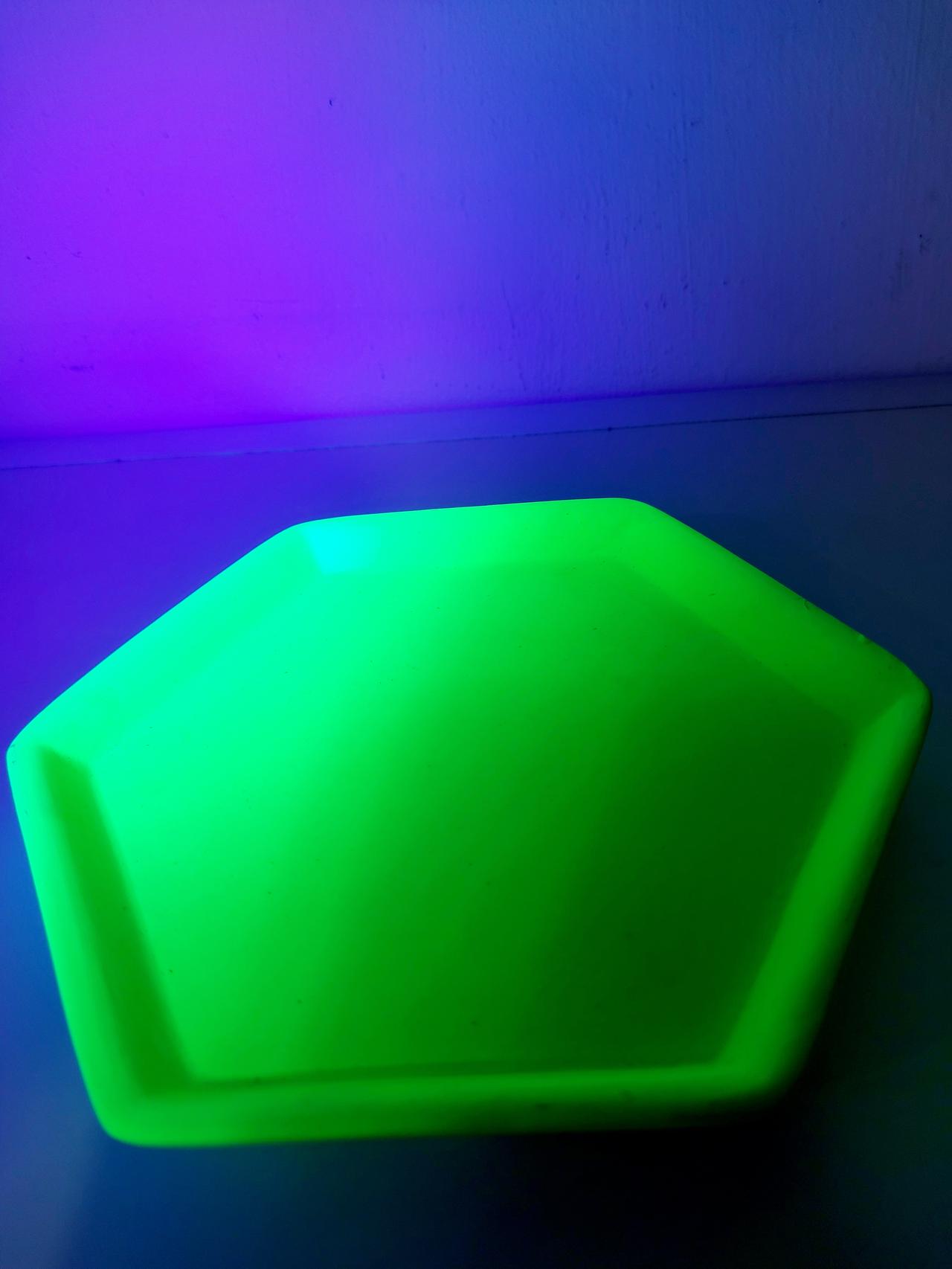 Travessa Sextavada Verde Neon - Pegue e Dekore