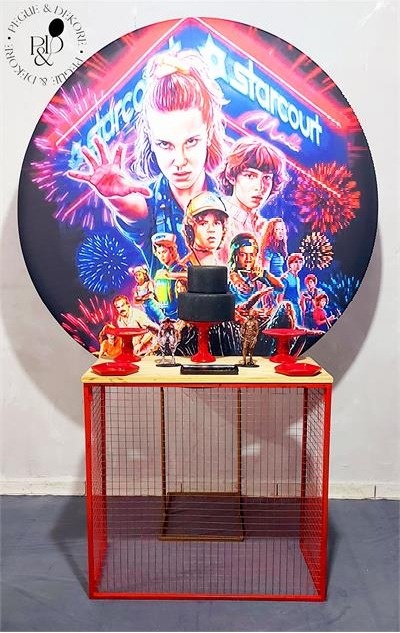 Stranger Things (Mesa Telada Vermelha) - Pegue e Dekore