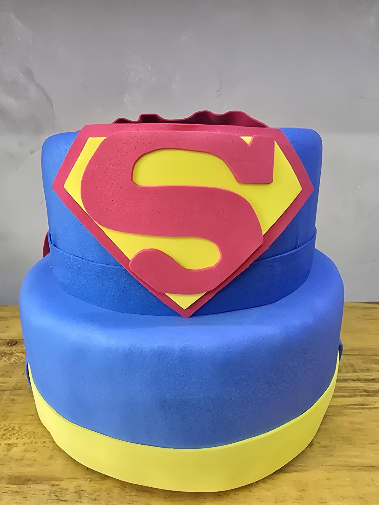 Bolo Fake Super Man - Pegue e Dekore