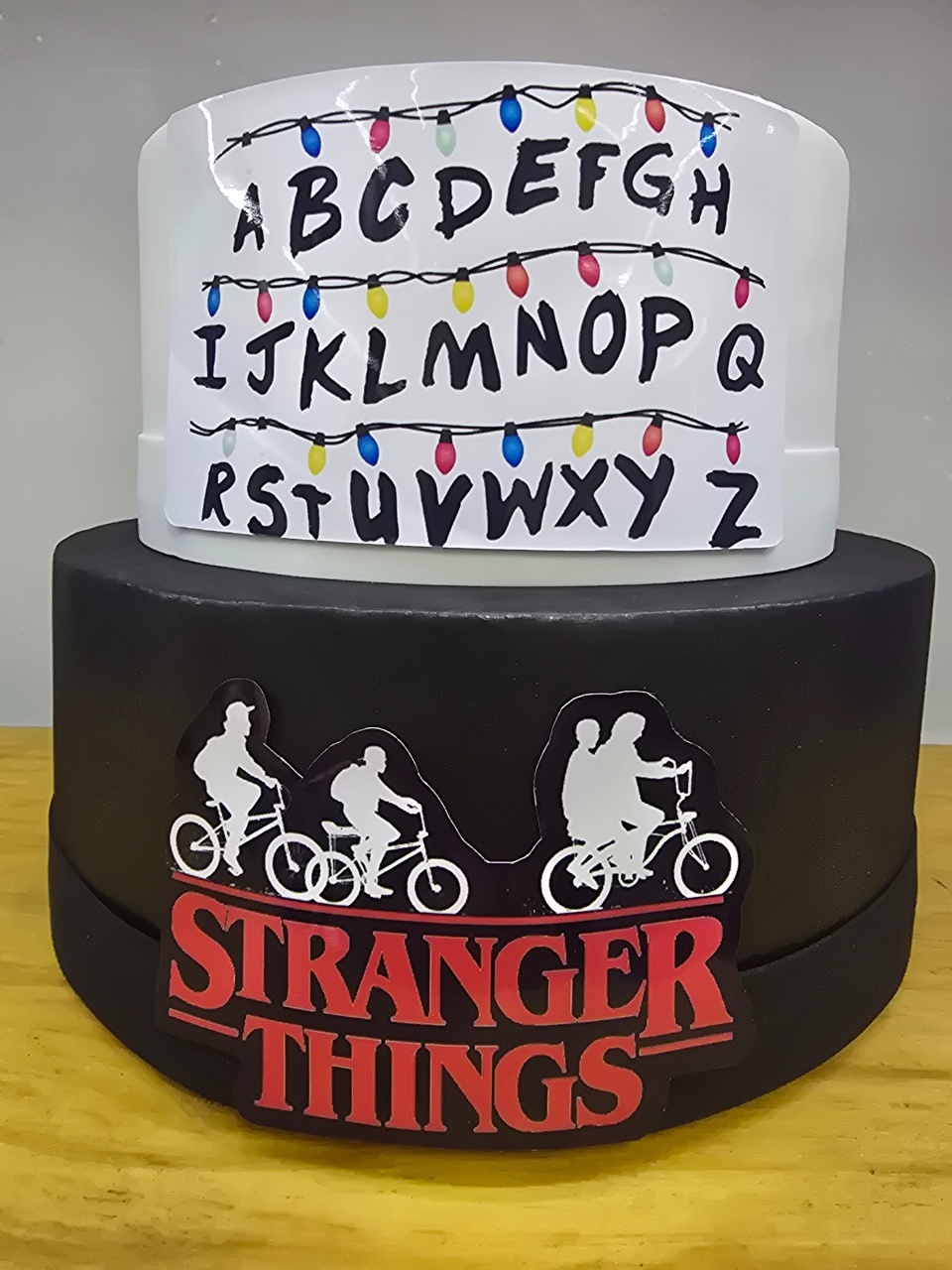 Bolo Fake Stranger Things  - Pegue e Dekore