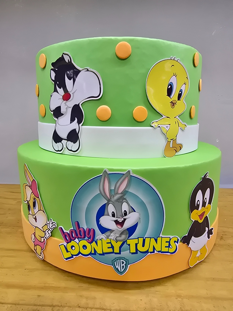 Bolo Fake Baby Looney Tunes - Pegue e Dekore