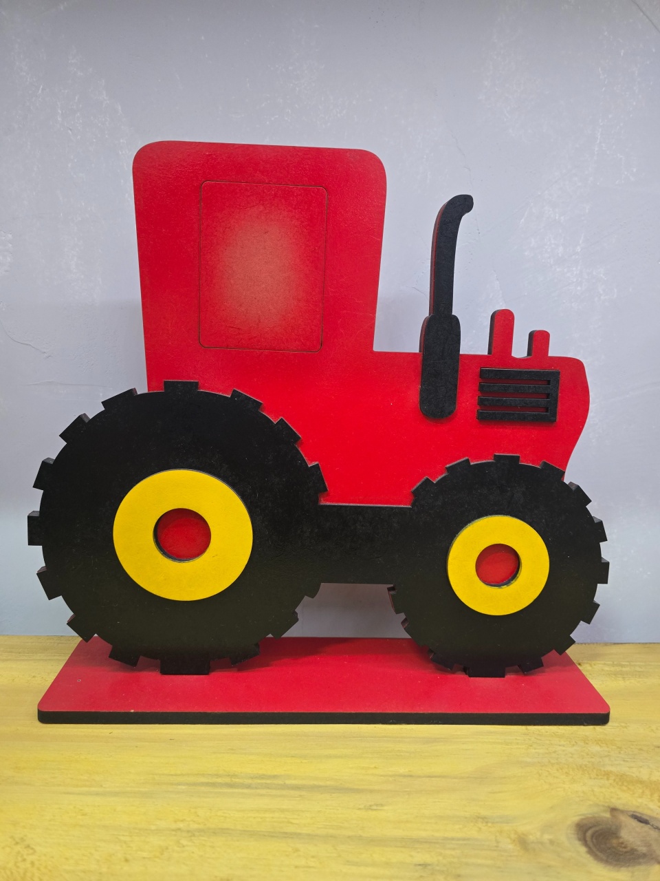 Display 3D Trator Grande Vermelho - Pegue e Dekore