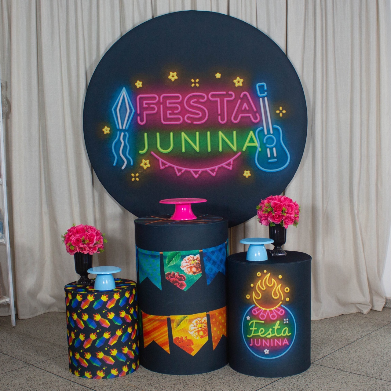 Decoração Festa Junina Arraia Neon - Kit P. - Cultivar Sonhos