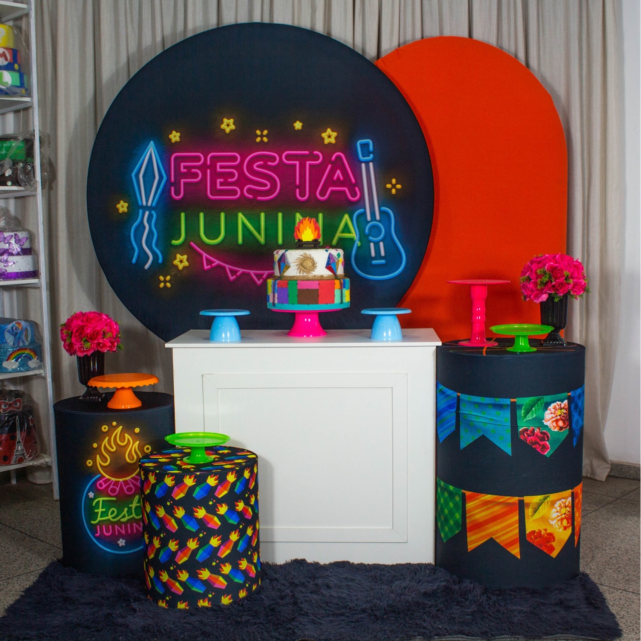 Decoração Festa Junina Arraia Neon - Kit G. - Cultivar Sonhos