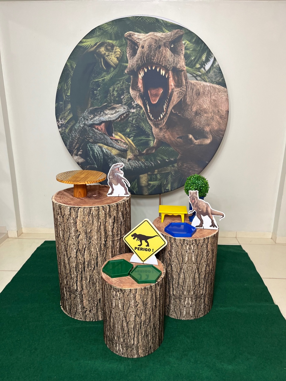 Tema Dinossauro 🦖  - Dona Amora Decoração 