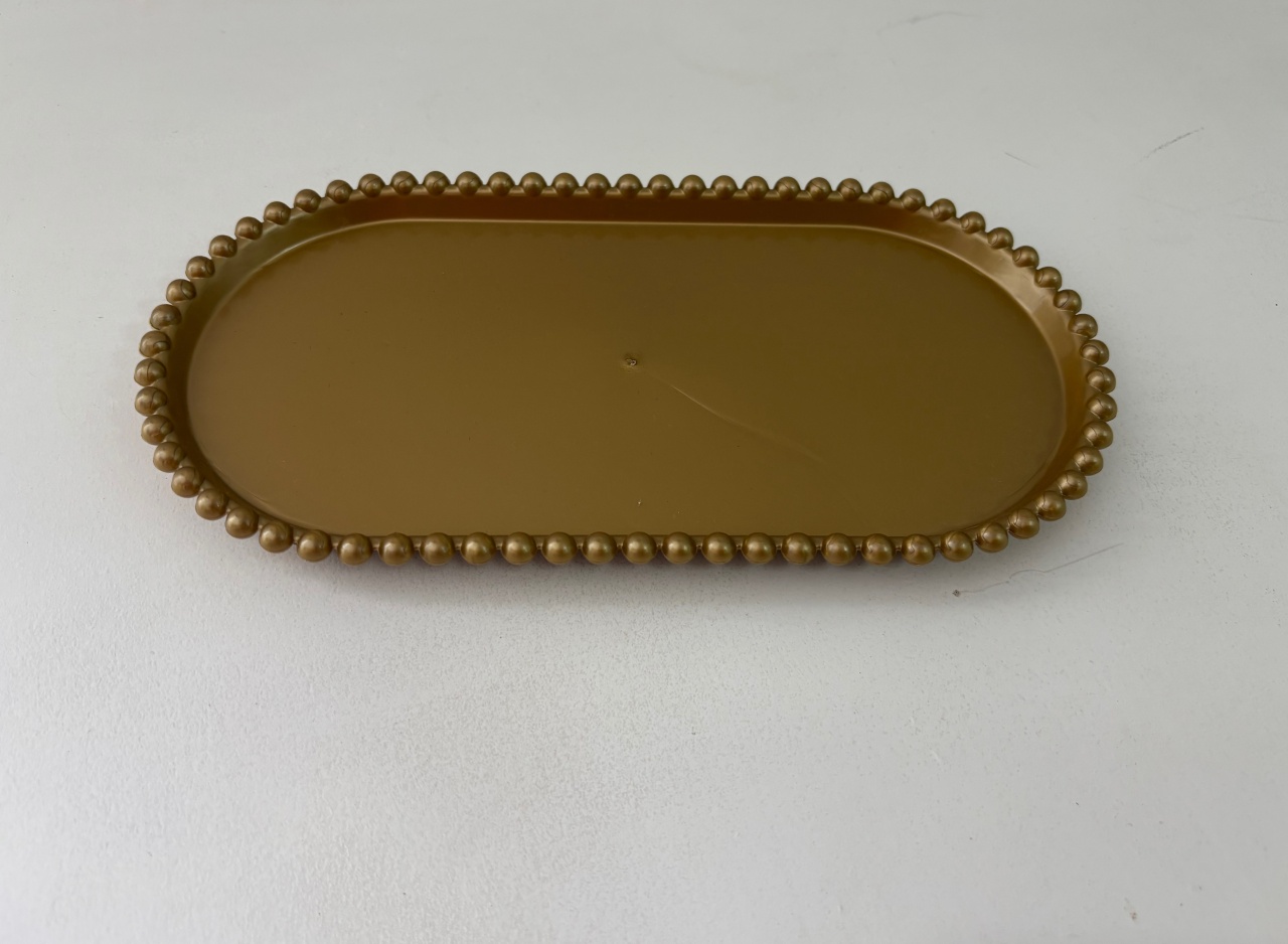 Bandeja Dourada Oval - Dona Amora Decoração 
