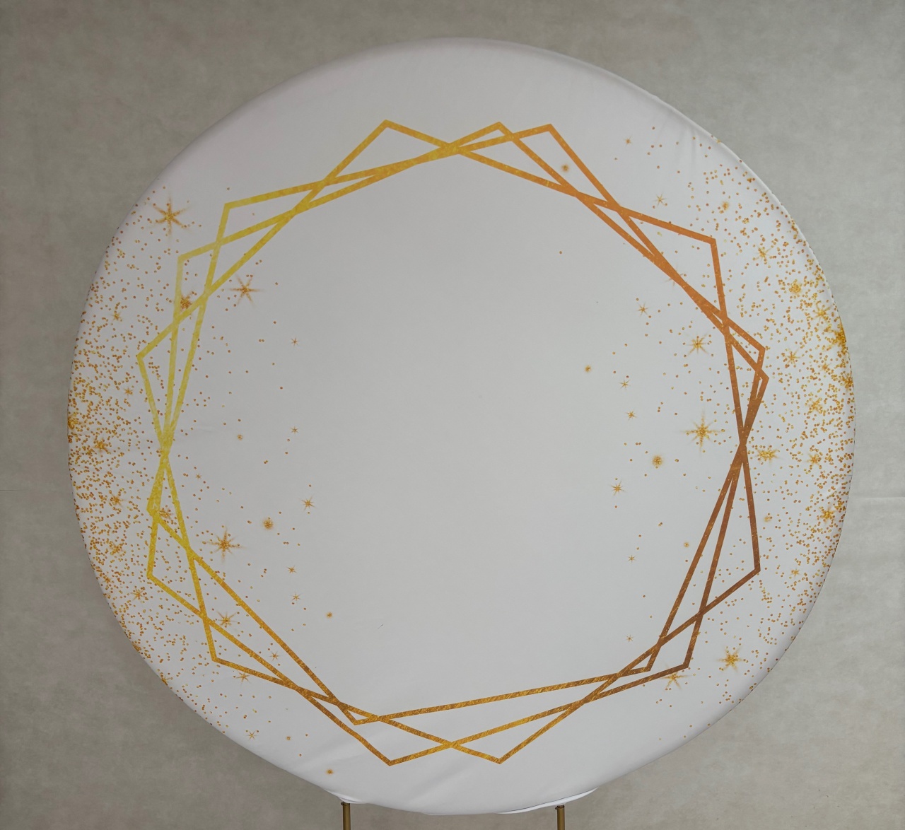 Capa Branco E Dourado  - Dona Amora Decoração 