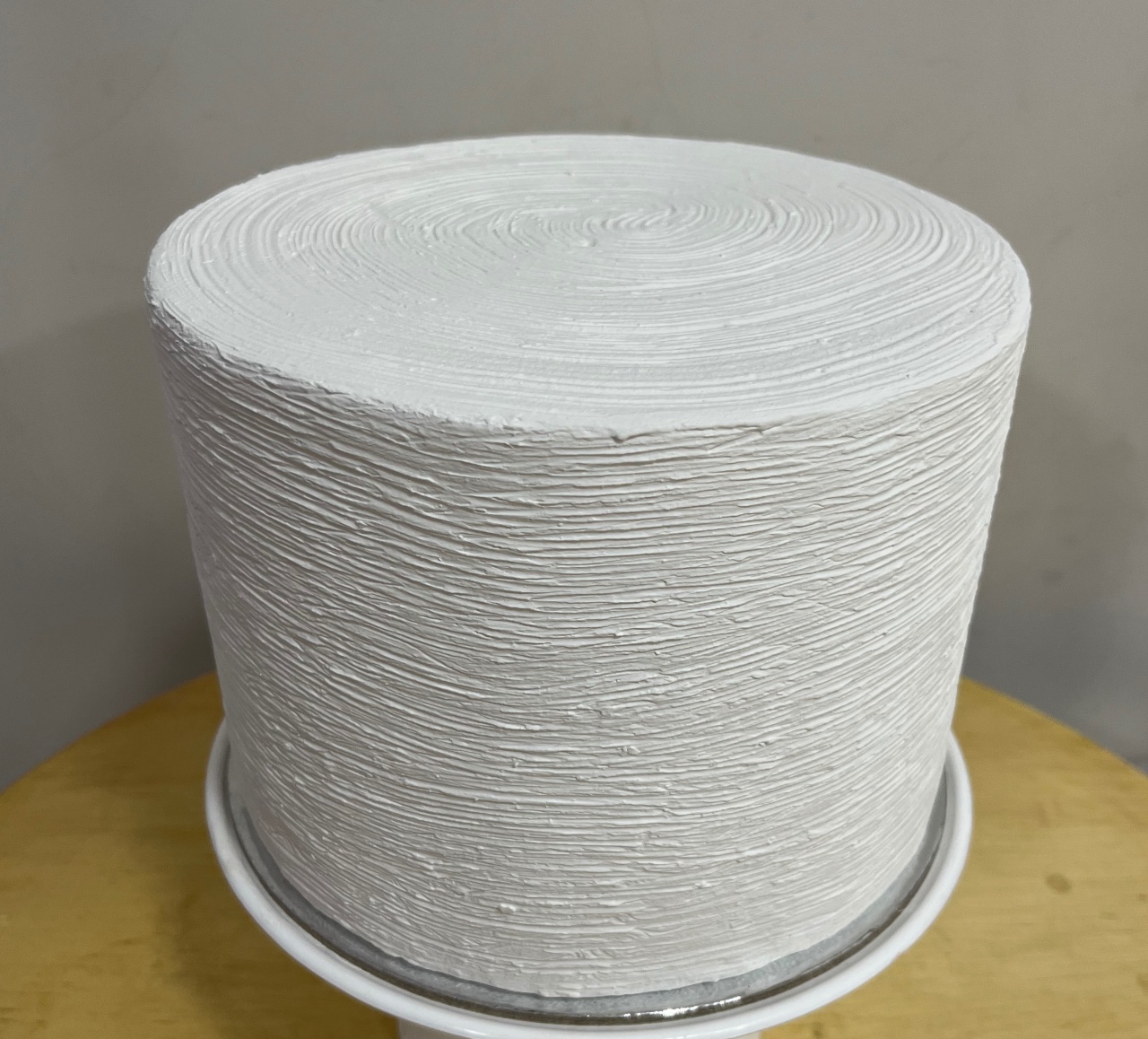 Bolo Fake Branco Liso - Dona Amora Decoração 
