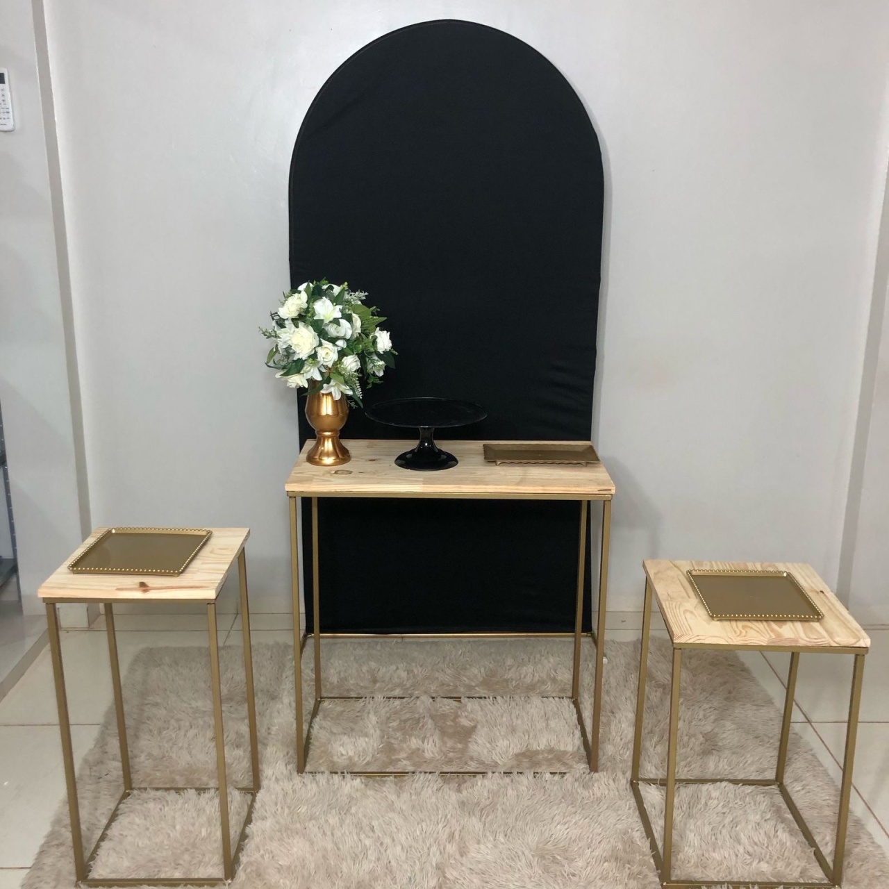 Preto E Dourado - Dona Amora Decoração 