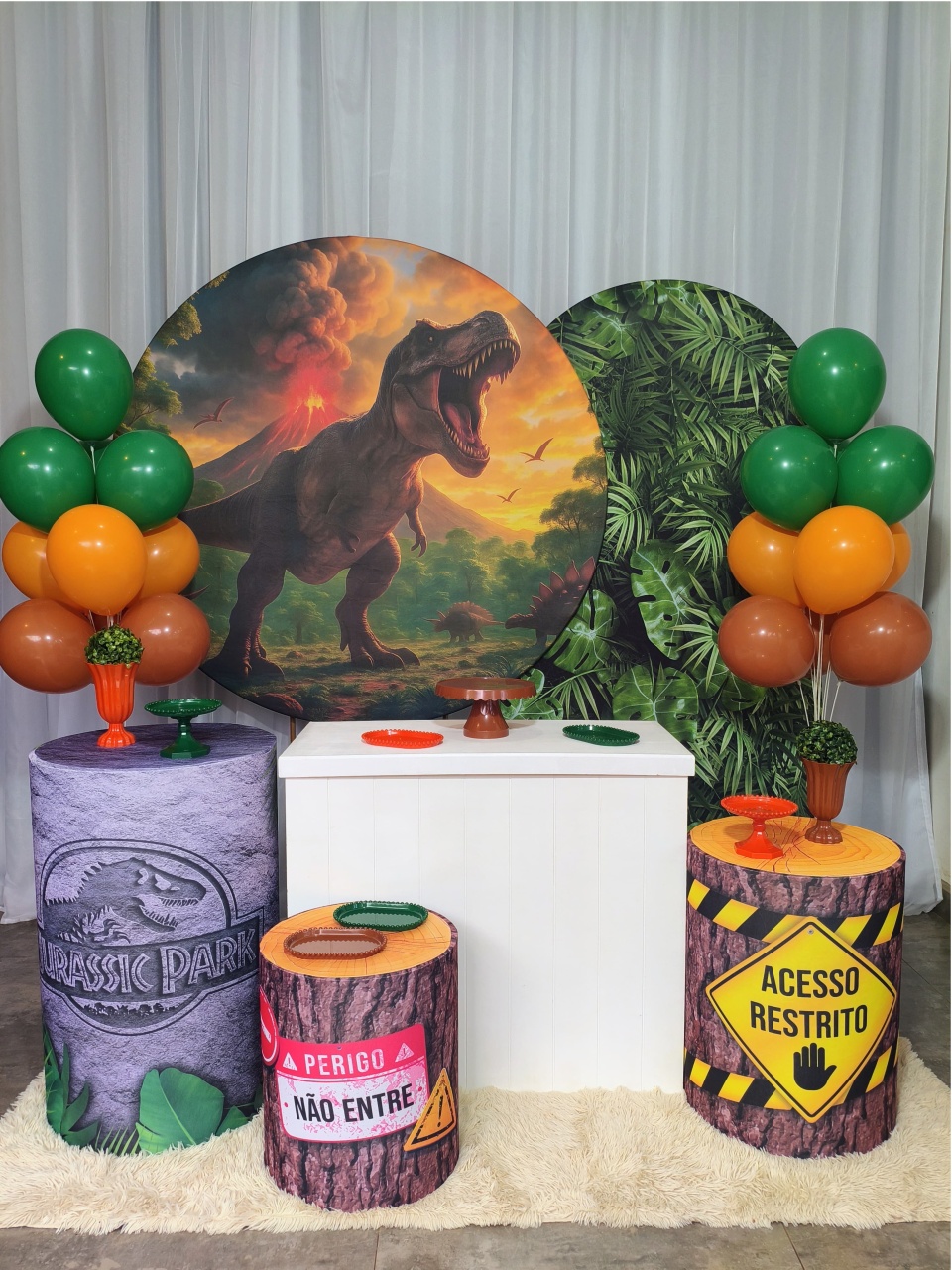 Dinossauro 2 - Kit Ouro - Pegue e Brilha Decorações 