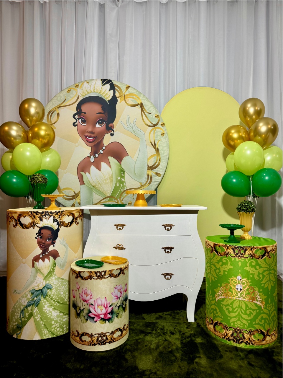 Princesa Tiana - Kit Ouro - Pegue e Brilha Decorações 