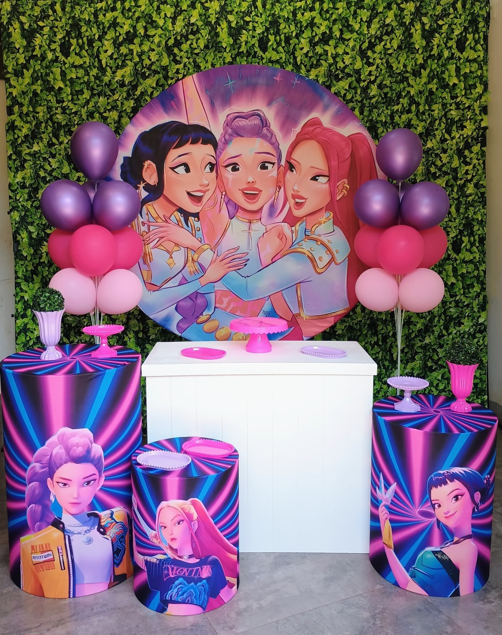 Guerreiras K-Pop 01 - Kit Prata  - Pegue e Brilha Decorações 