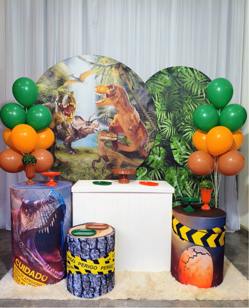 Dinossauro 1 - Kit Ouro - Pegue e Brilha Decorações 