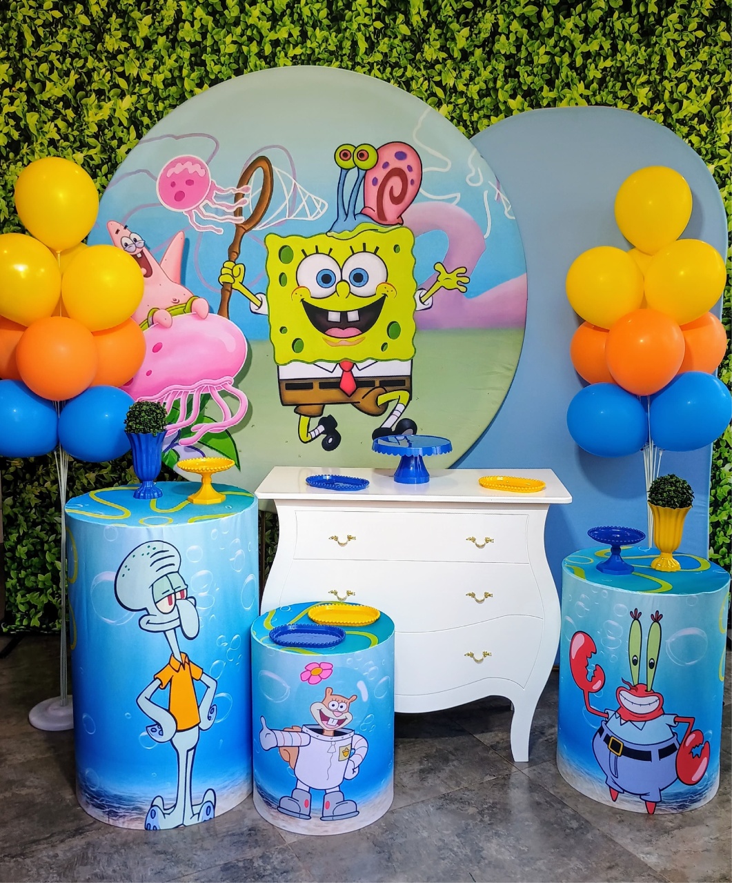 Bob Esponja 01 - Kit Ouro  - Pegue e Brilha Decorações 