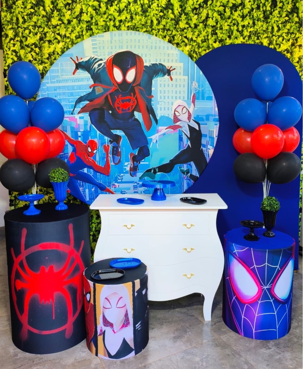 Homem Aranha No Aranhaverso - Kit Ouro - Pegue e Brilha Decorações 