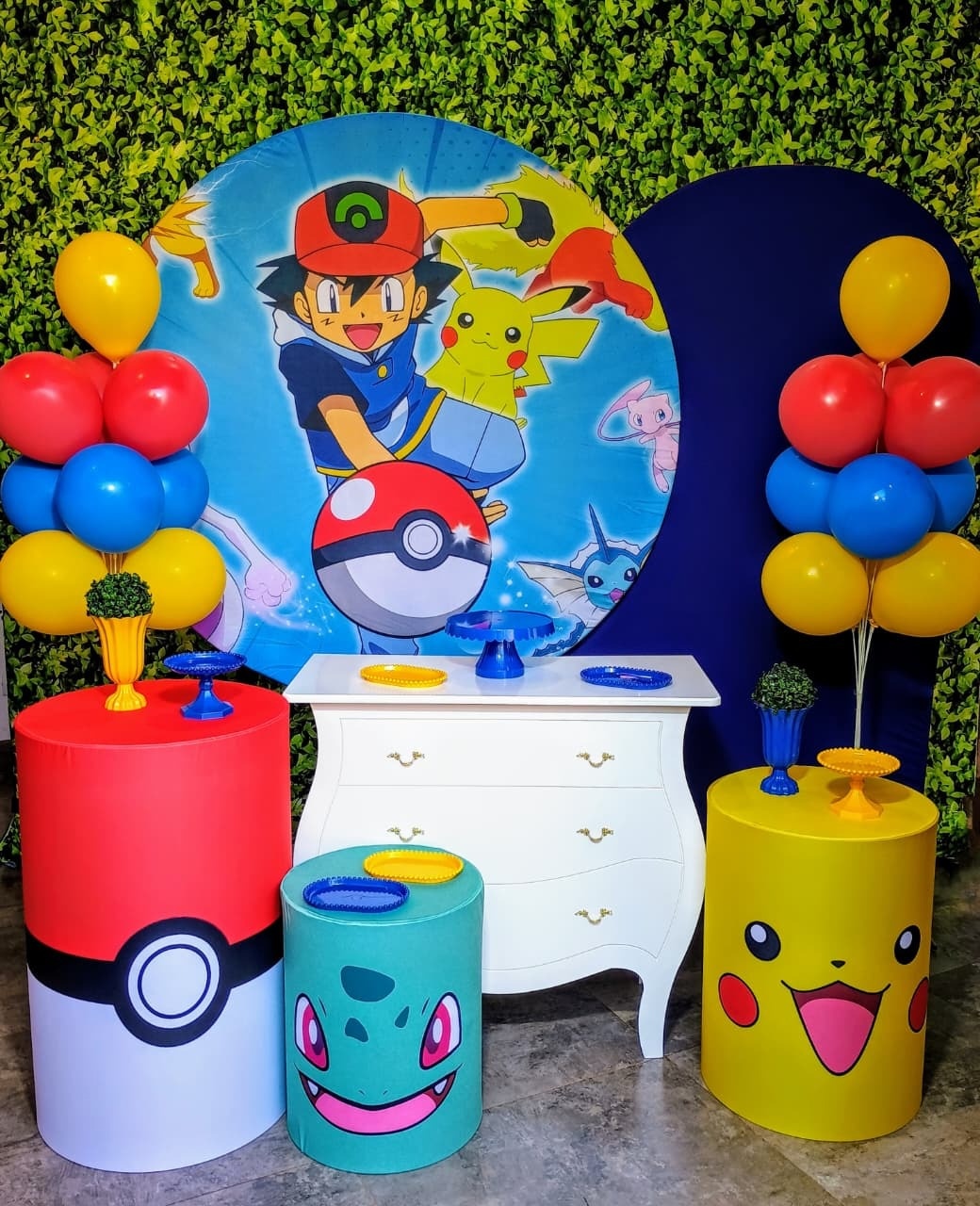 Pokémon 01 - Kit Ouro - Pegue e Brilha Decorações 