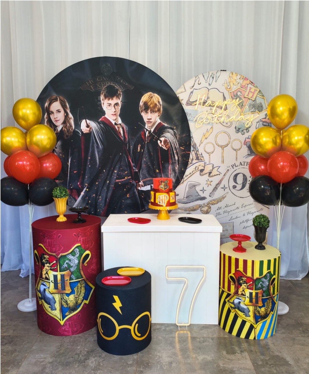 Harry Potter - Kit Ouro - Pegue e Brilha Decorações 