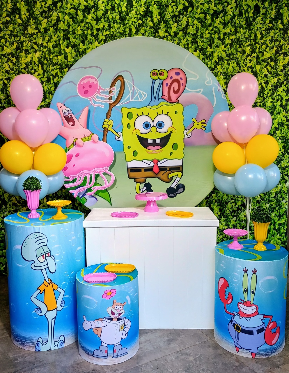 Bob Esponja Menina - Kit Prata  - Pegue e Brilha Decorações 