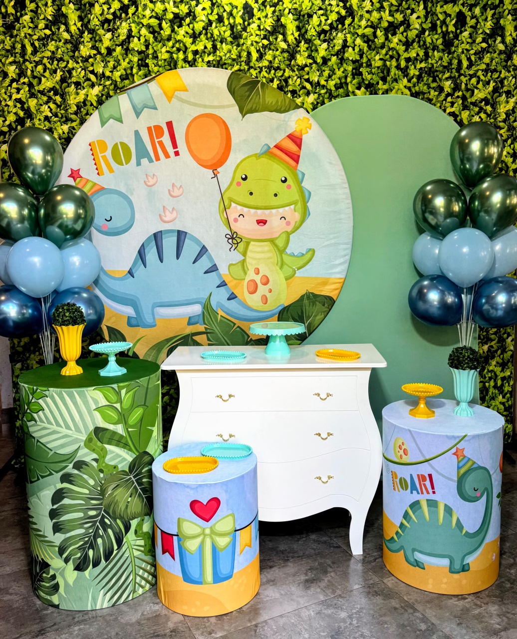 Dino Baby - Kit Ouro  - Pegue e Brilha Decorações 
